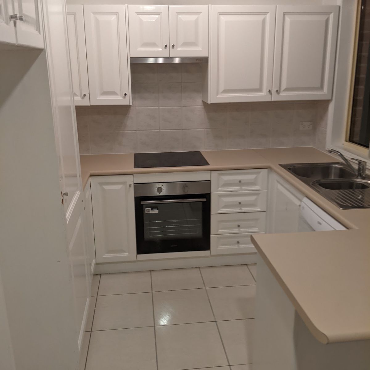 Kitchen cleaned for a bond inspection